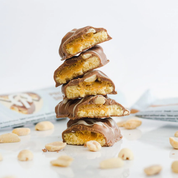 Barra de proteina QNT - Protein Snack Peanut Caramel (12 unidades)